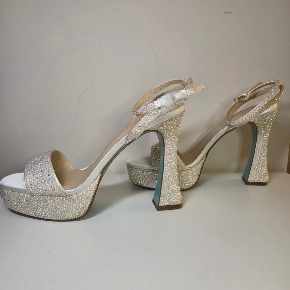 Betsey Johnson Beth Ivory Satin Rhinestone Pearl Platform Sandals Heels Size 10M - Picture 4 of 6
